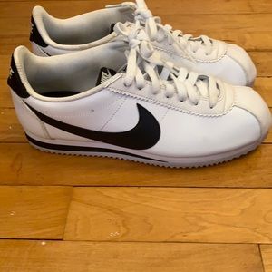 Nike Cortez black and white
